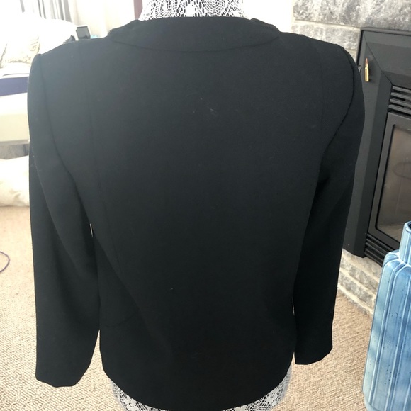 Blazer - Picture 2 of 3